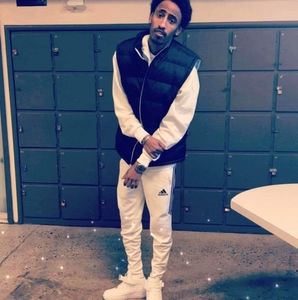 Meet your Posher, Ema